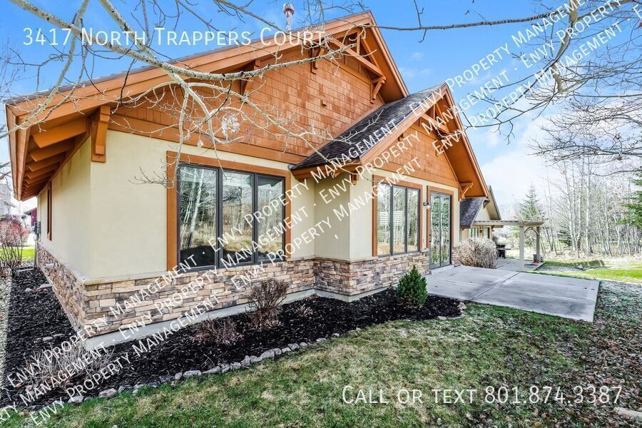 Charming 2 Bed, 2 Bath Pet-Friendly Home with Central Air & Garage! - Available NOW! property image