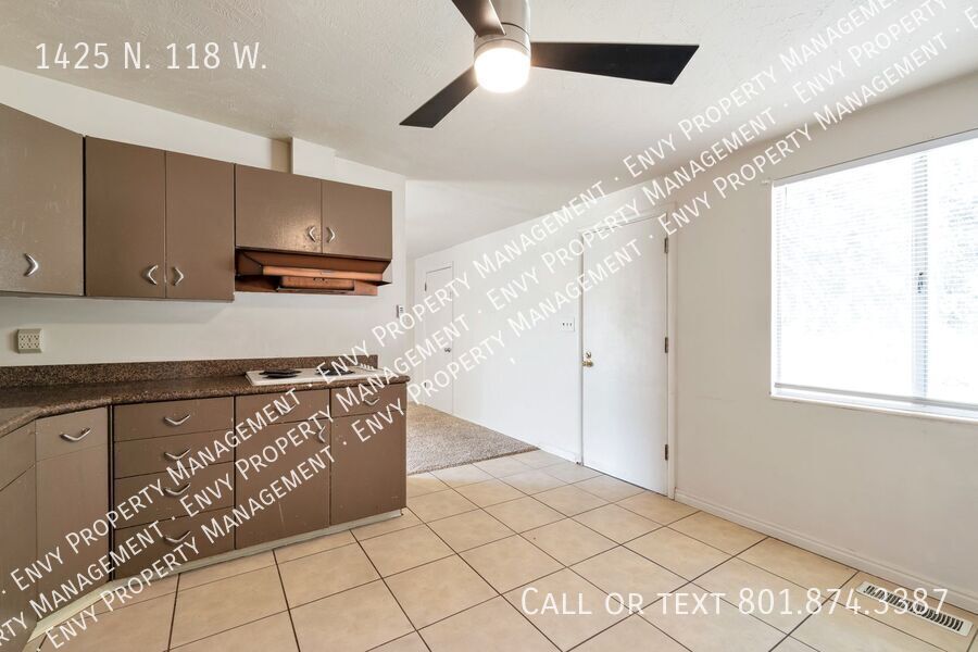 3 Bed - 1 Bath Home in Sunset - Huge Yard - Available NOW! property image