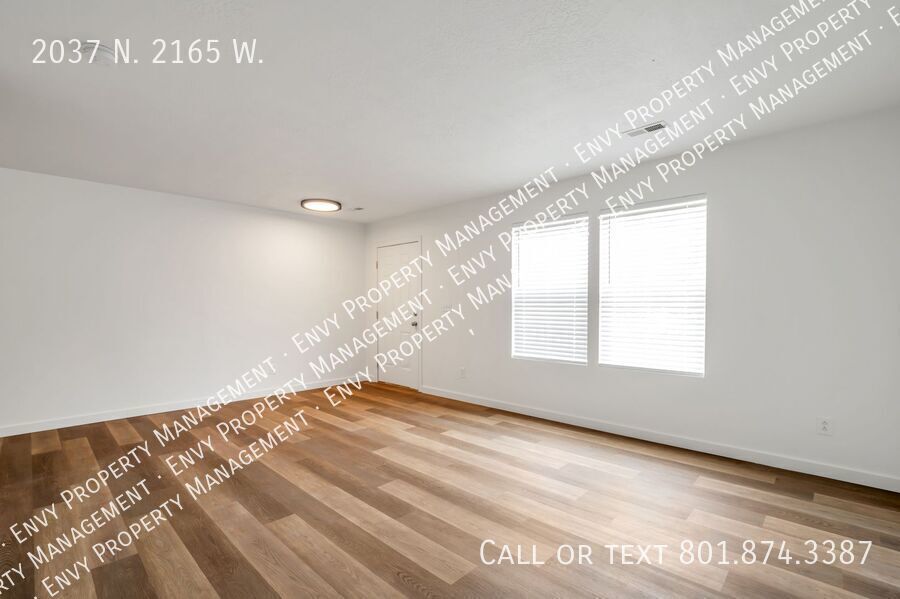 Newly Updated Pet Friendly 3 Bed - 2 Bath Home in Clinton - Fully Fenced Yard - Available NOW! property image