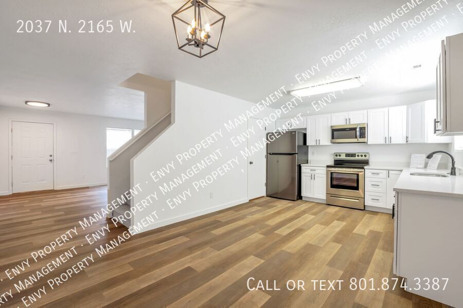 Newly Updated Pet Friendly 3 Bed - 2 Bath Home in Clinton - Fully Fenced Yard - Available NOW! property image