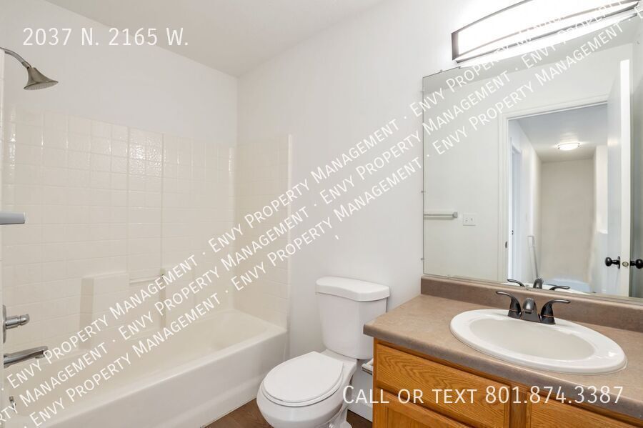 Newly Updated Pet Friendly 3 Bed - 2 Bath Home in Clinton - Fully Fenced Yard - Available NOW! property image