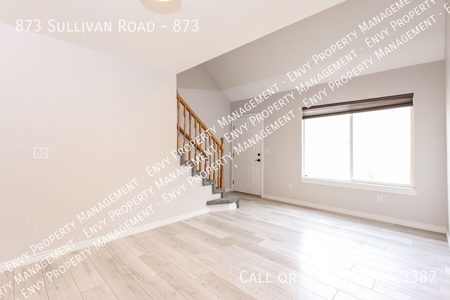 Modern 3 Bed, 3 Bath Pet-Friendly Home with Central Air & Stylish Finishes! - Available NOW! property image