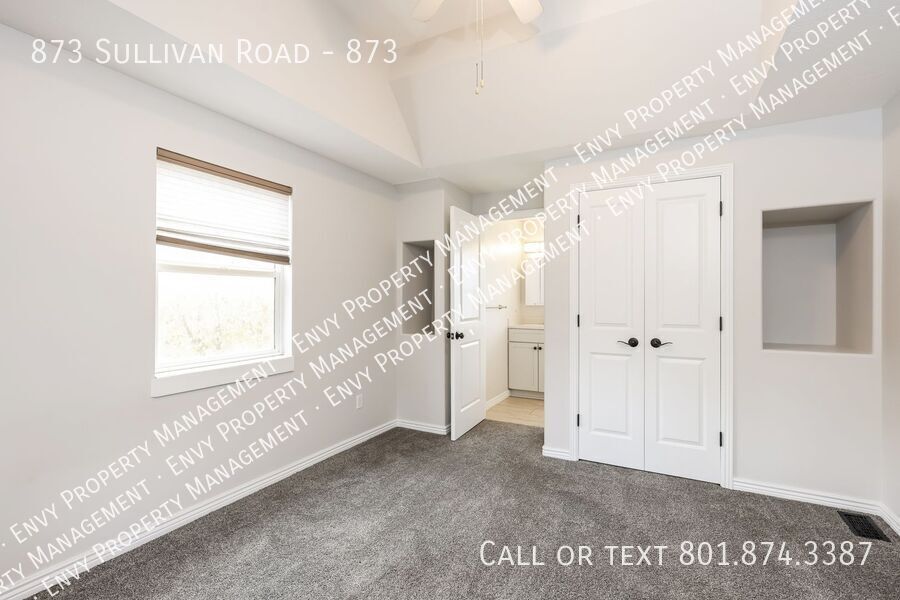 Modern 3 Bed, 3 Bath Pet-Friendly Home with Central Air & Stylish Finishes! - Available NOW! property image