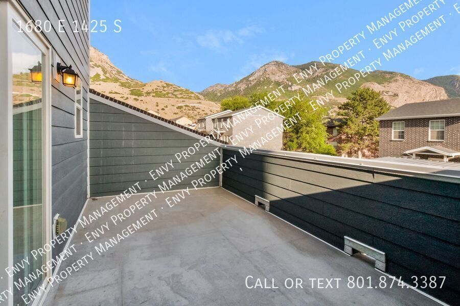 Spacious 3 Bed, 2.5 Bath Pet-Friendly Home with Central Air & 2-Car Garage! - Available NOW! property image