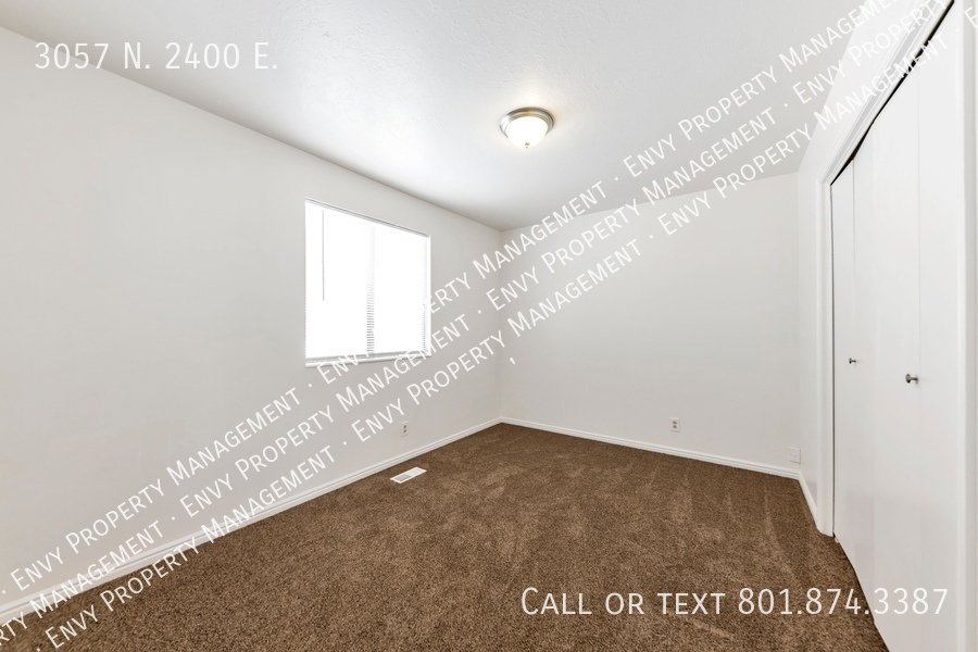 Enormous 4 Bed / 3 Bath Pet Friendly Home in East Layton! Available NOW! property image