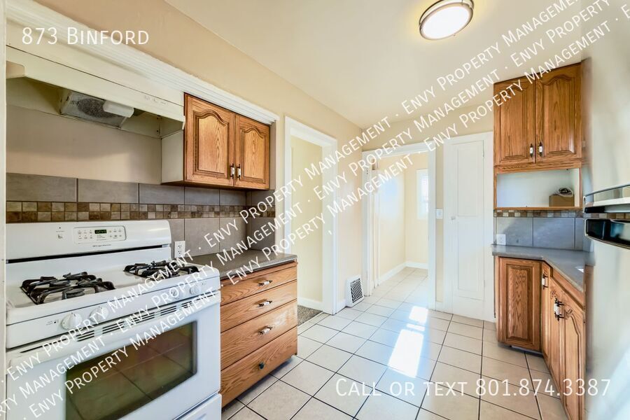 Spacious Pet Friendly - 3 Bed/1 Bath Duplex For Rent in Ogden! - Available NOW! property image