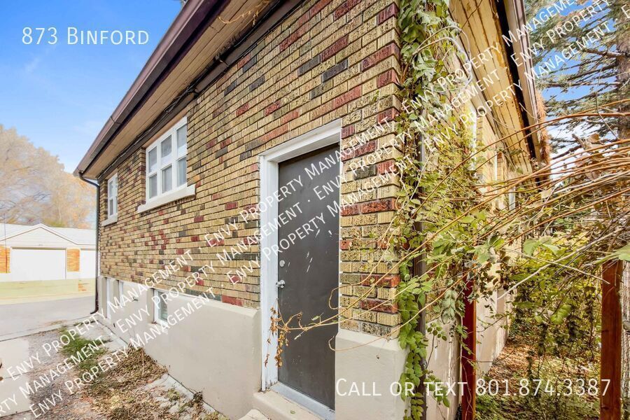 Spacious Pet Friendly - 3 Bed/1 Bath Duplex For Rent in Ogden! - Available NOW! property image