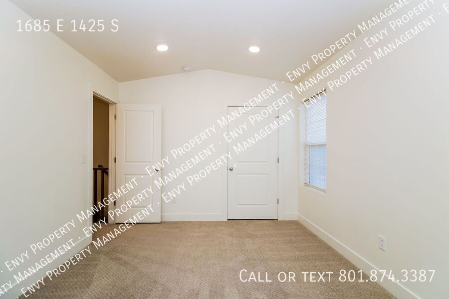 Spacious 3 Bed, 2.5 Bath Pet-Friendly Home with Central Air & Carport Parking! - Available on January 12th! property image