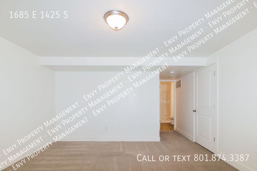 Spacious 3 Bed, 2.5 Bath Pet-Friendly Home with Central Air & Carport Parking! - Available on January 12th! property image