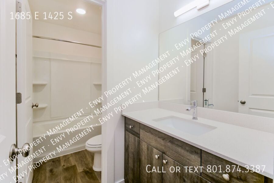 Spacious 3 Bed, 2.5 Bath Pet-Friendly Home with Central Air & Carport Parking! - Available NOW! property image