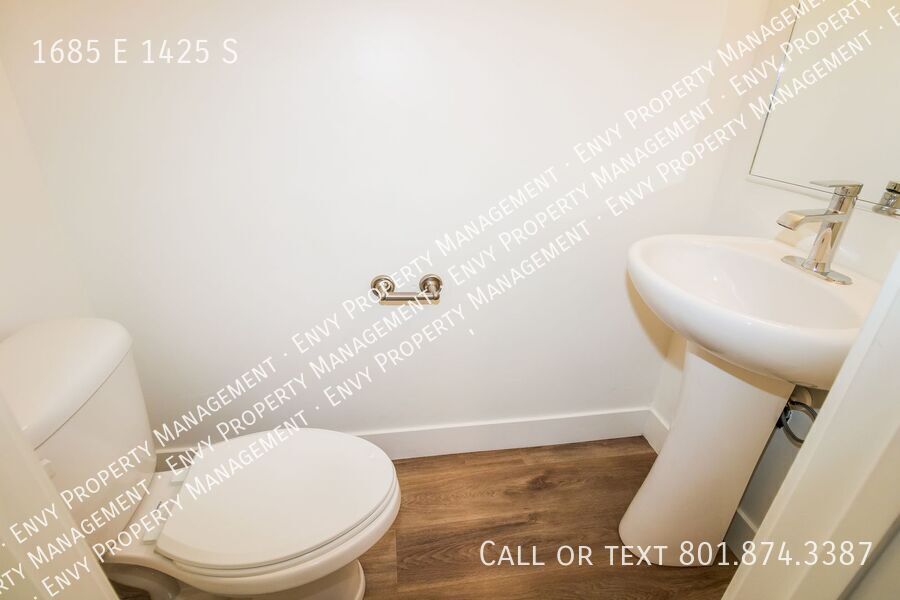 Spacious 3 Bed, 2.5 Bath Pet-Friendly Home with Central Air & Carport Parking! - Available NOW! property image