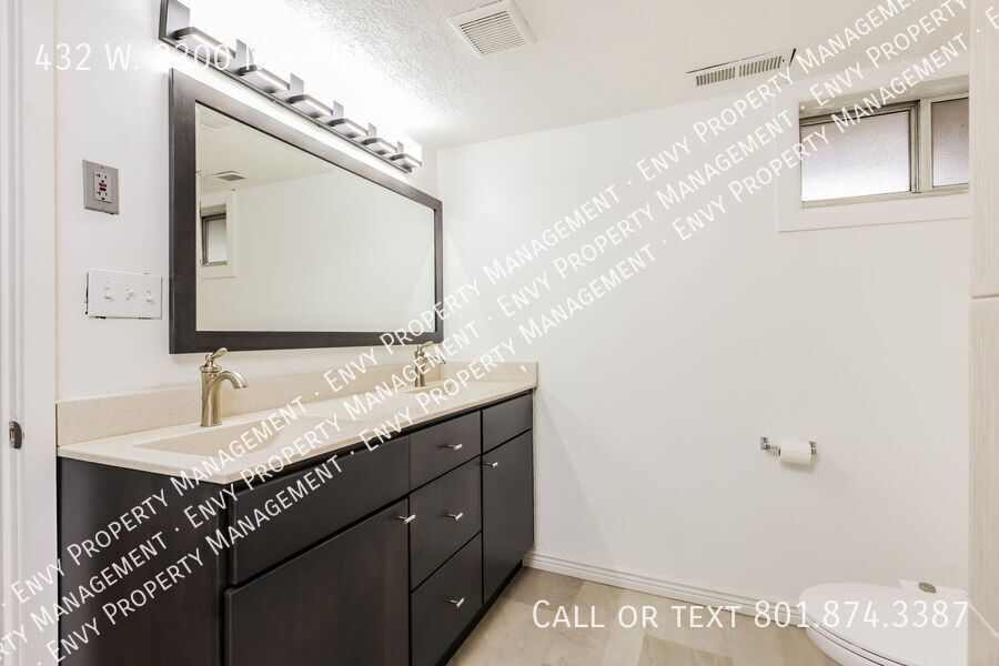 Modern 2 Bed, 1 Bath Basement Unit with Central Air and Pet-Friendly Living! Available Now! property image