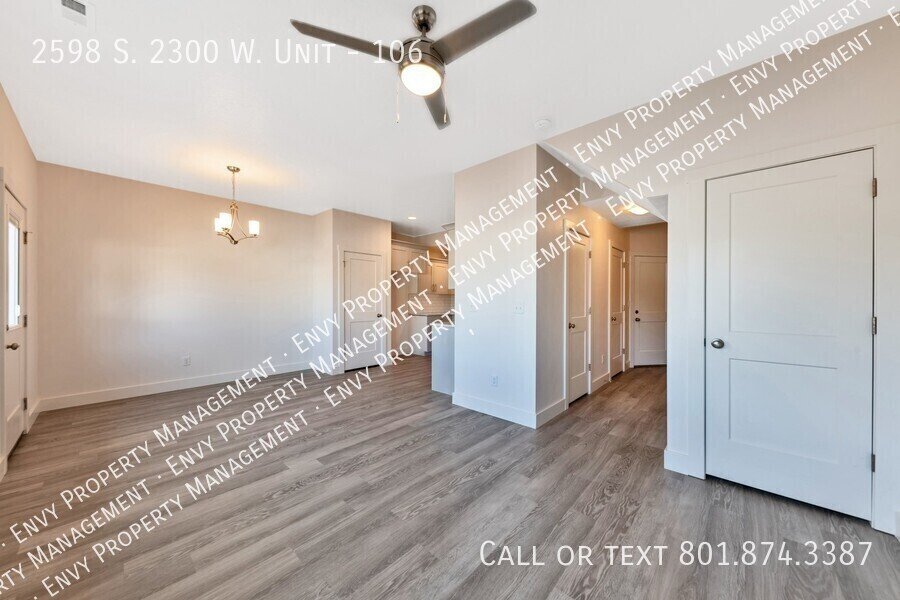 Beautiful 3 Bed, 2.5 Bath Town Home Located in the Sycamore Place Community in West Haven! Available on April 22nd! property image