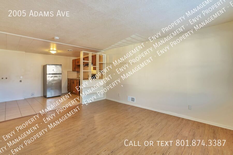 Charming Pet-Friendly 2 Bed - 1 Bath Tri-Plex Unit in Convenient Ogden Location! Available MAY 13th! property image