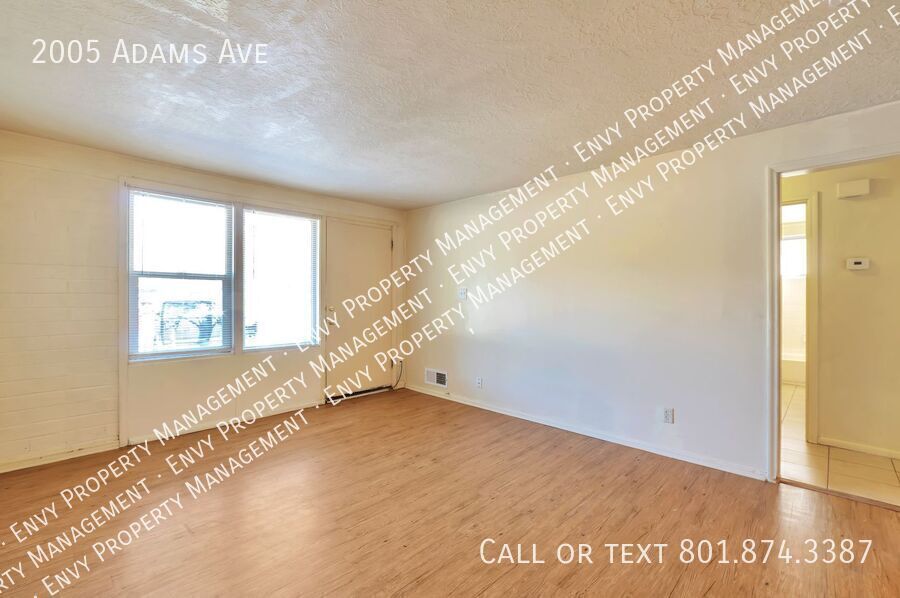 Charming Pet-Friendly 2 Bed - 1 Bath Tri-Plex Unit in Convenient Ogden Location! Available MAY 13th! property image