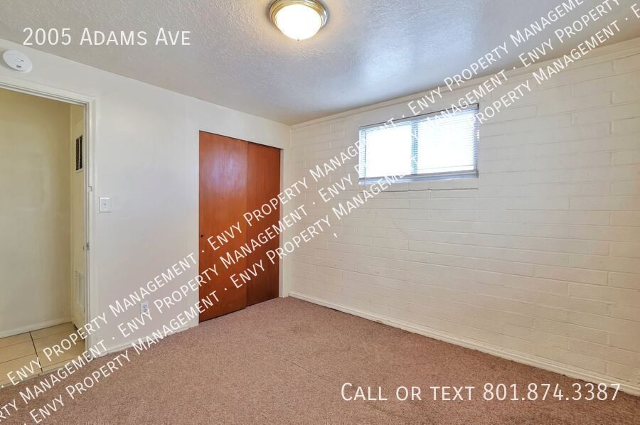 Charming Pet-Friendly 2 Bed - 1 Bath Tri-Plex Unit in Convenient Ogden Location! Available MAY 13th! property image
