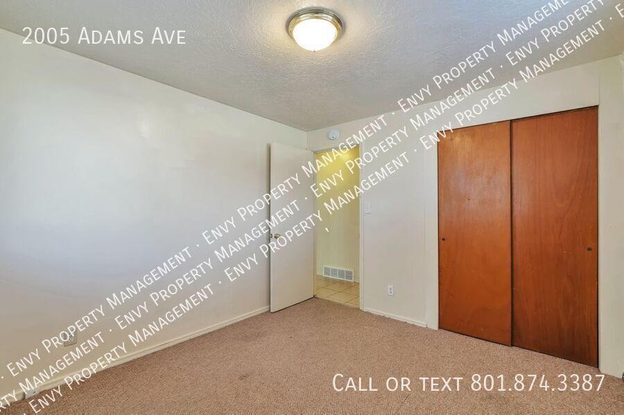 Charming Pet-Friendly 2 Bed - 1 Bath Tri-Plex Unit in Convenient Ogden Location! Available MAY 13th! property image