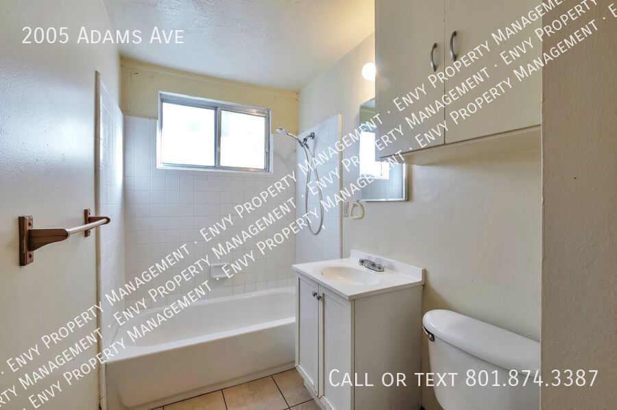 Charming Pet-Friendly 2 Bed - 1 Bath Tri-Plex Unit in Convenient Ogden Location! Available MAY 13th! property image
