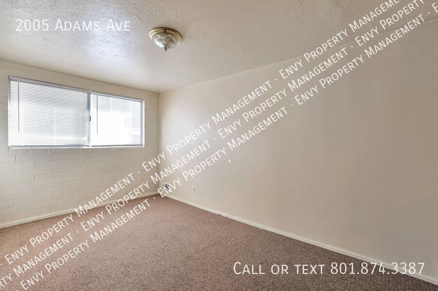 Charming Pet-Friendly 2 Bed - 1 Bath Tri-Plex Unit in Convenient Ogden Location! Available MAY 13th! property image