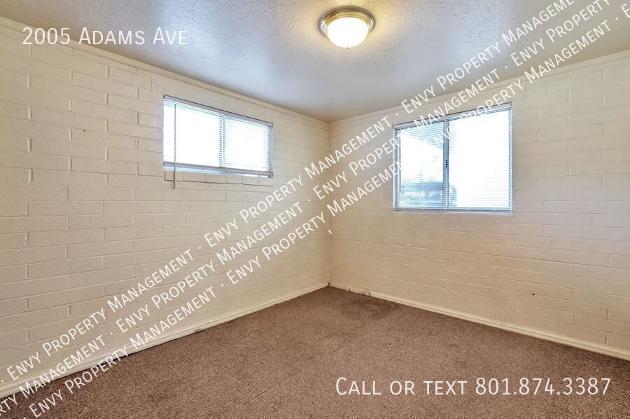 Charming Pet-Friendly 2 Bed - 1 Bath Tri-Plex Unit in Convenient Ogden Location! Available MAY 13th! property image