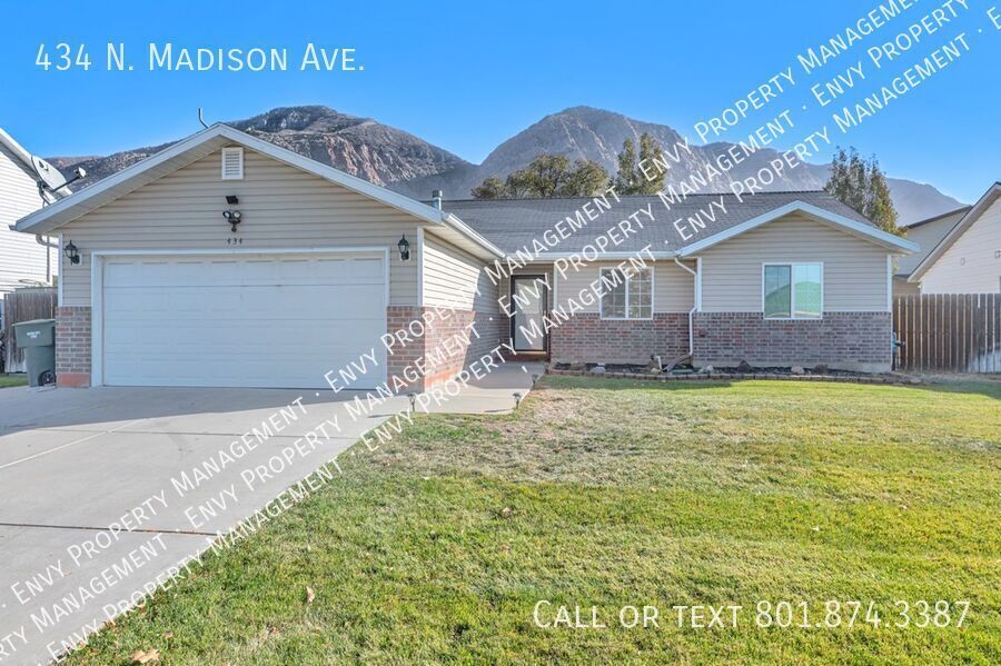3 Bed - 2.5 Bath, Beautiful Home in Ogden - Fully Fenced Yard! property image