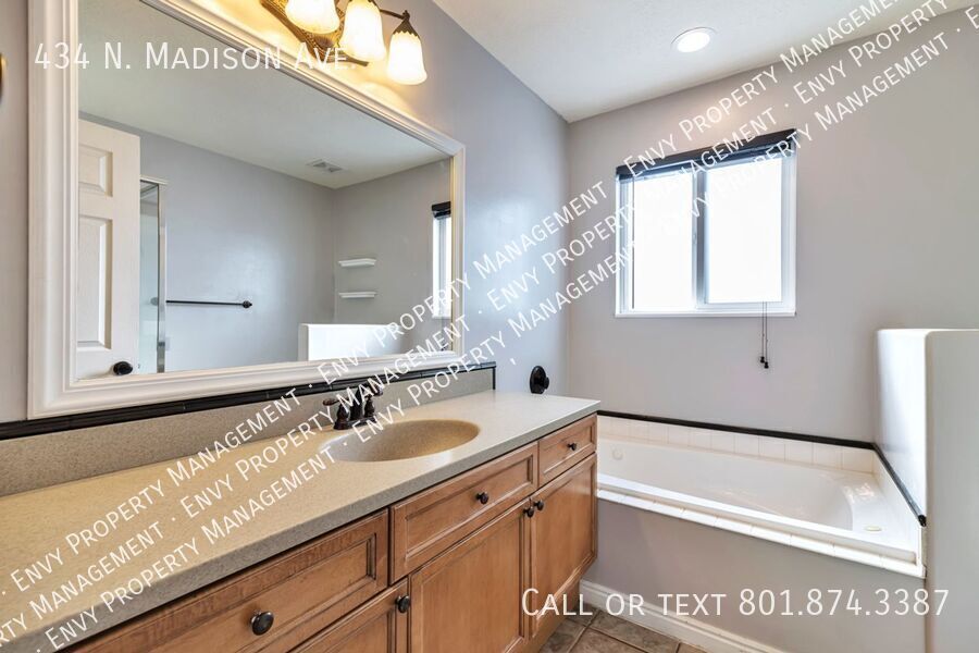 3 Bed - 2.5 Bath, Beautiful Home in Ogden - Fully Fenced Yard! property image