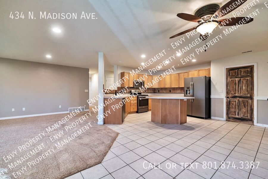 3 Bed - 2.5 Bath, Beautiful Home in Ogden - Fully Fenced Yard! property image