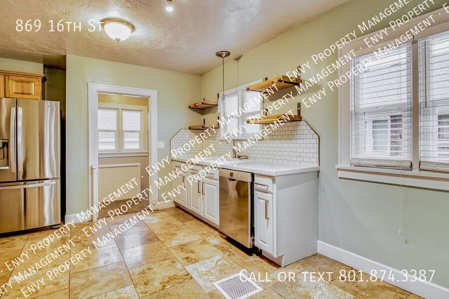 Charming 3-Bed, 1.5-Bath Home with Garage & Modern Comforts - Available NOW! property image