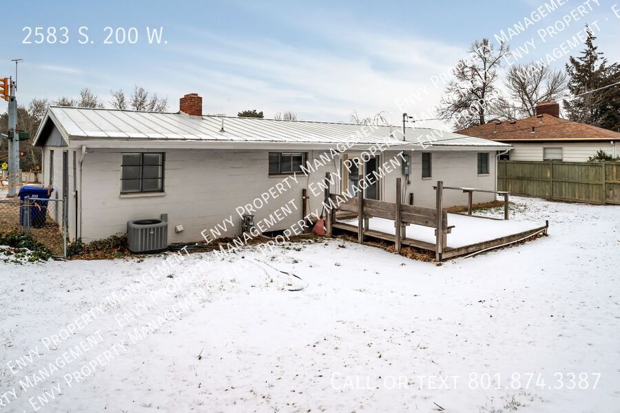 Beautiful Newly Renovated 3 Bed - 1 Bath Pet Friendly Home in Bountiful! Available on March 28th! property image