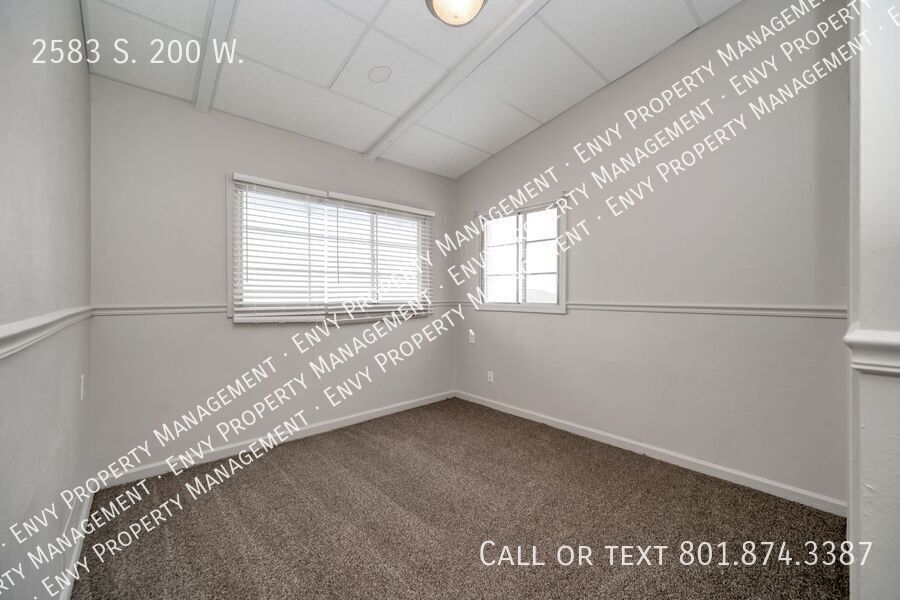 Beautiful Newly Renovated 3 Bed - 1 Bath Pet Friendly Home in Bountiful! Available on March 28th! property image