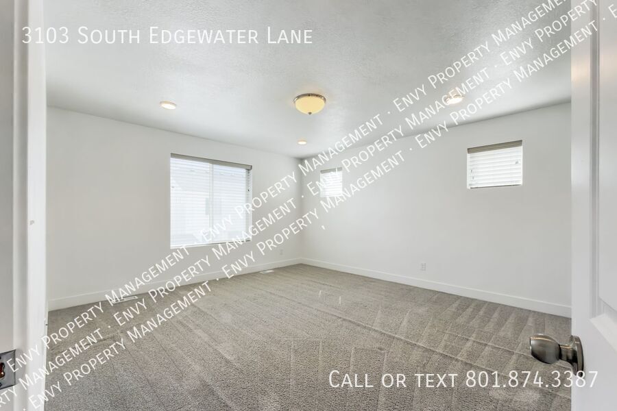 Spacious 4 Bed, 3.5 Bath Pet-Friendly Home with Central Air & 2-Car Garage! - Available NOW! property image