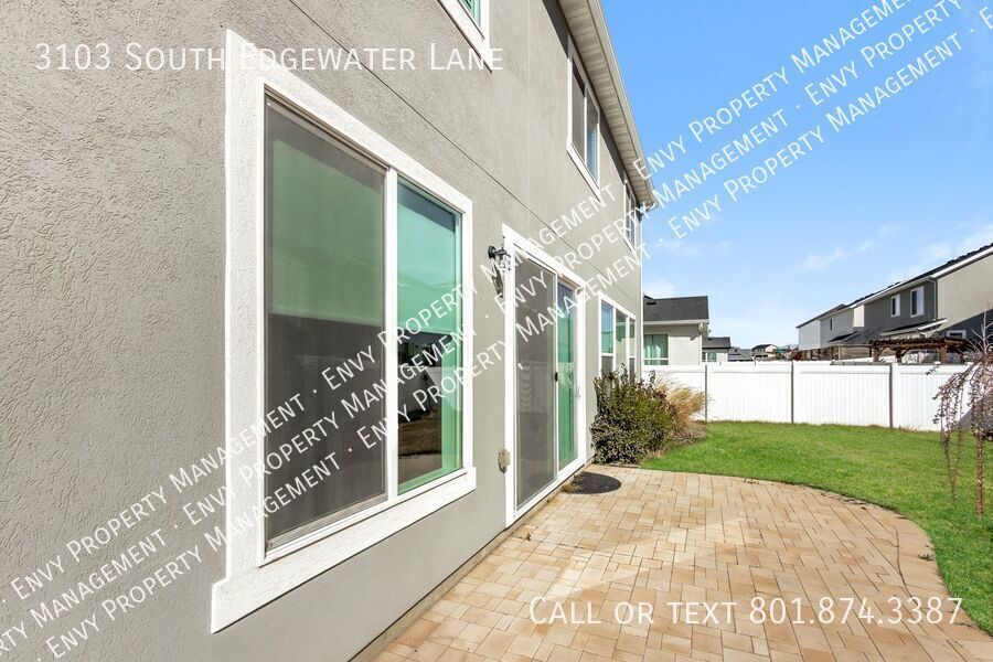 Spacious 4 Bed, 3.5 Bath Pet-Friendly Home with Central Air & 2-Car Garage! - Available NOW! property image