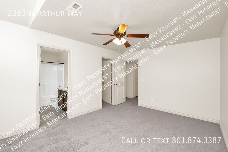 Beautiful 3 Bed, 2.5 Town Home in West Haven, Pet Friendly! Available on April 22nd! property image