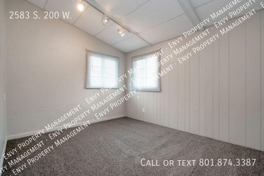 Beautiful Newly Renovated 3 Bed - 1 Bath Pet Friendly Home in Bountiful! Available NOW! property image