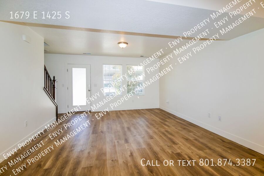 Spacious 3 Bed, 2.5 Bath Pet-Friendly Home with Central Air & Carport Parking! - Available on May 11th! property image