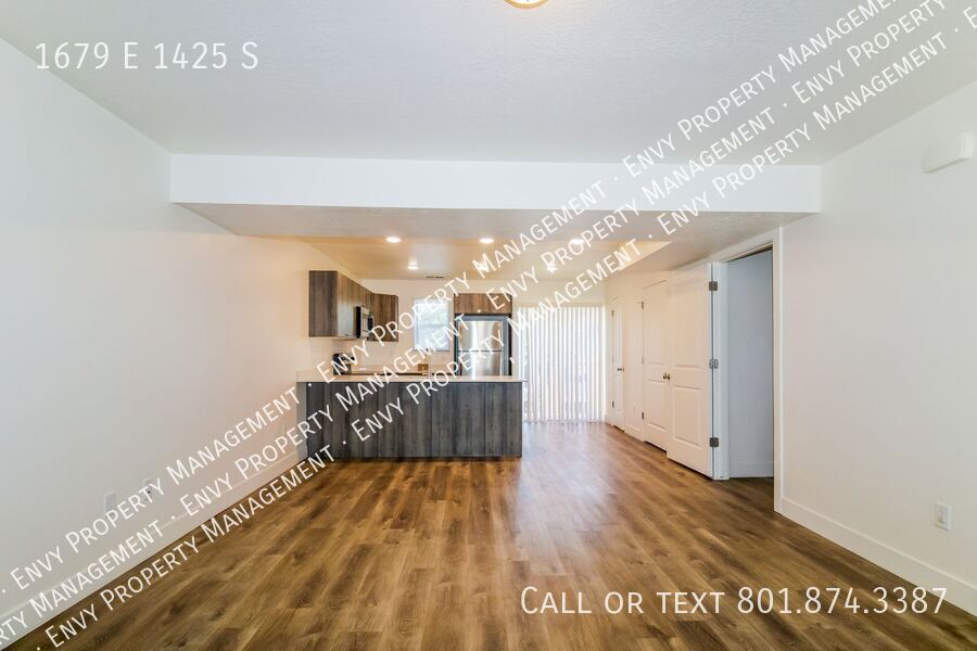 Spacious 3 Bed, 2.5 Bath Pet-Friendly Home with Central Air & Carport Parking! - Available on May 11th! property image