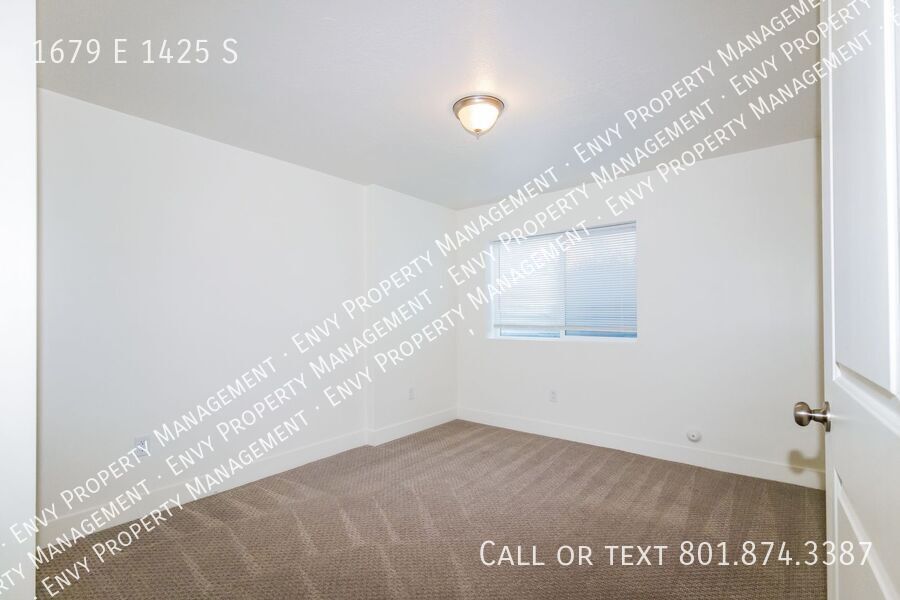 Spacious 3 Bed, 2.5 Bath Pet-Friendly Home with Central Air & Carport Parking! - Available on May 11th! property image