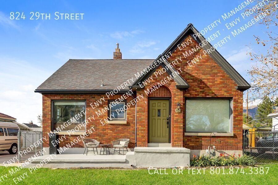 Charming 4 Bed, 2 Bath Home with Spacious Interior & Comfortable Living! - Available NOW! property image