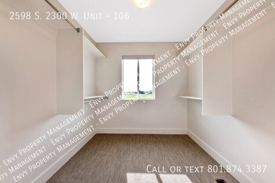 Beautiful 3 Bed, 2.5 Bath Town Home Located in the Sycamore Place Community in West Haven! Available NOW! property image