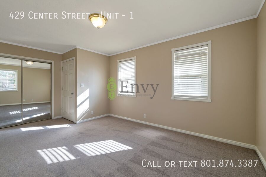 Perfect Pet Friendly 1 bed - 1 bath Unit in Great Clearfield Location! Available NOW! property image