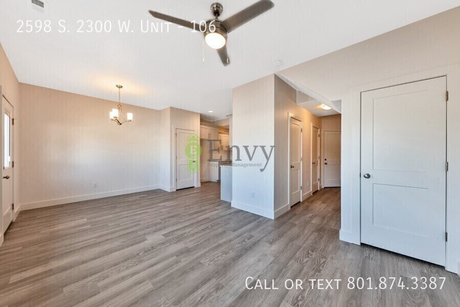 Beautiful 3 Bed, 2.5 Bath Town Home Located in the Sycamore Place Community in West Haven! Available NOW! property image