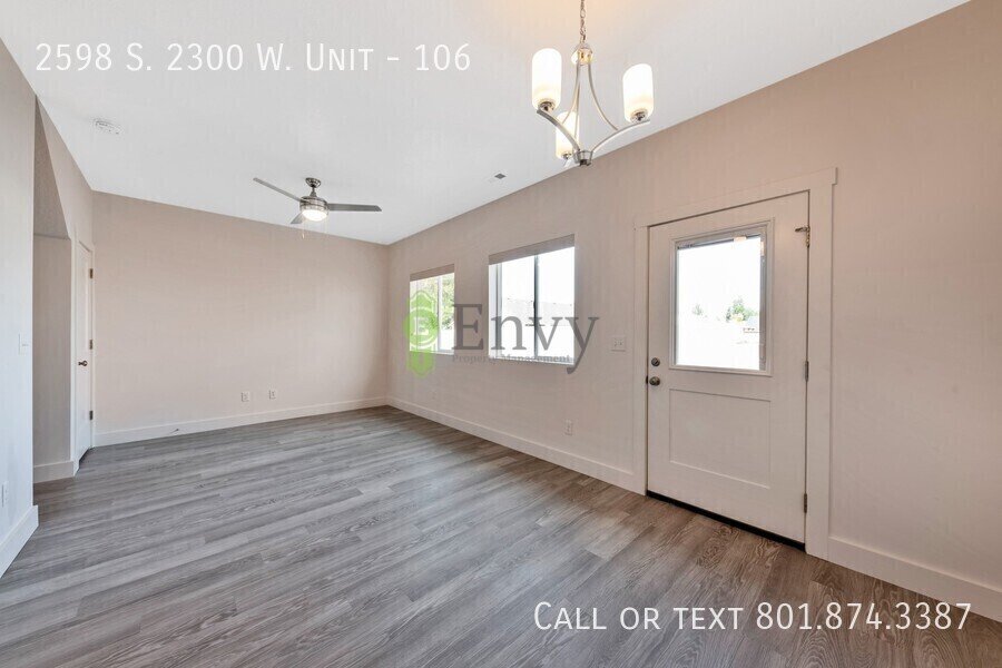 Beautiful 3 Bed, 2.5 Bath Town Home Located in the Sycamore Place Community in West Haven! Available NOW! property image