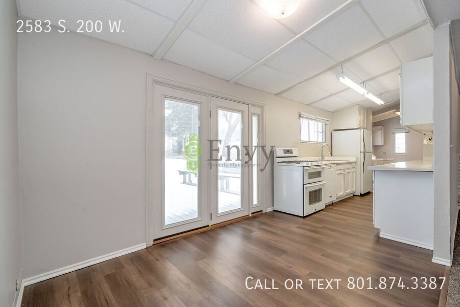 Beautiful Newly Renovated 3 Bed - 1 Bath Pet Friendly Home in Bountiful! Available NOW! property image