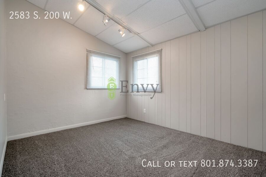 Beautiful Newly Renovated 3 Bed - 1 Bath Pet Friendly Home in Bountiful! Available NOW! property image