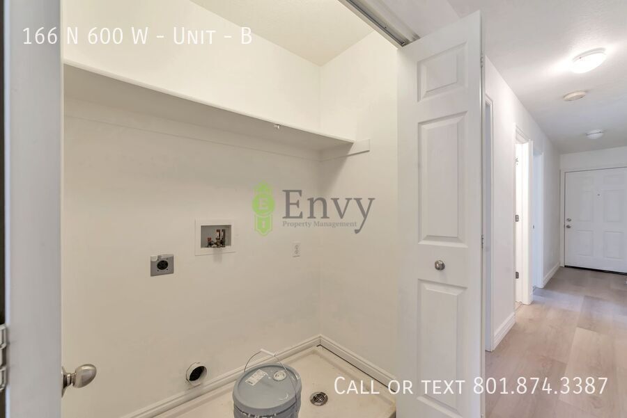 Beautiful Newly Renovated Pet Friendly 2 Bed - 1 Bath Unit in Salt Lake - Available on May 27th! property image