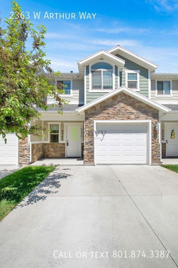 Beautiful 3 Bed, 2.5 Town Home in West Haven, Pet Friendly! Available NOW! property image