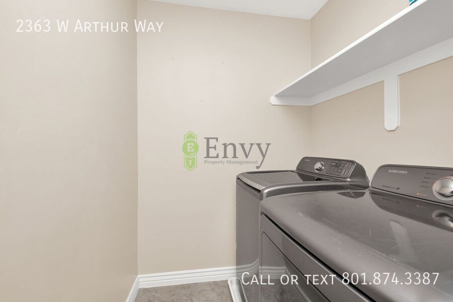 Beautiful 3 Bed, 2.5 Town Home in West Haven, Pet Friendly! Available NOW! property image