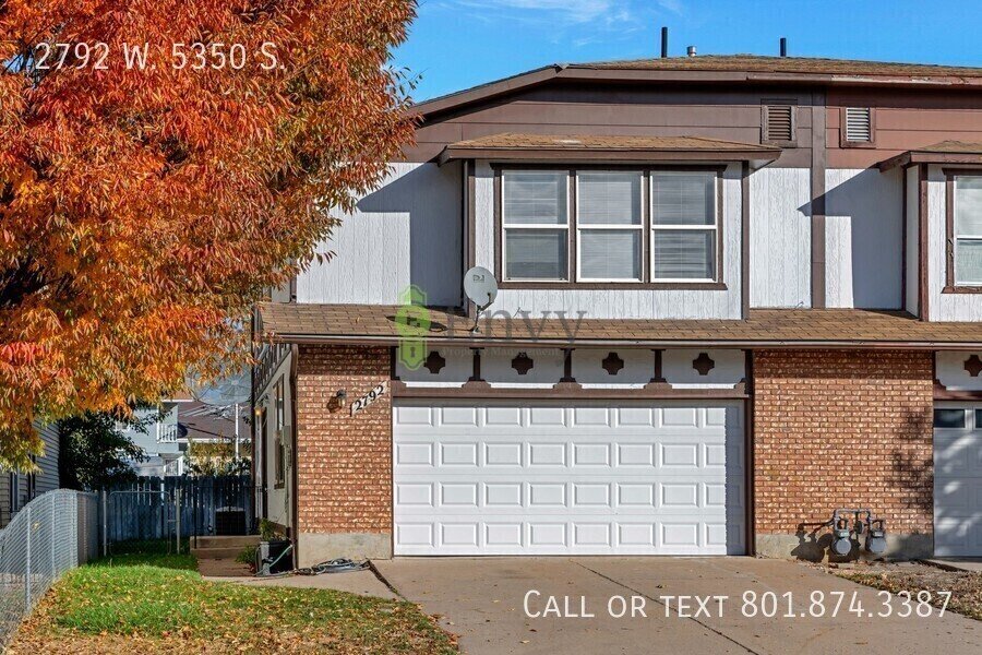 2 Story Pet Friendly Duplex - 3 Bed - 2.5 Bath - Available on June 3rd! property image