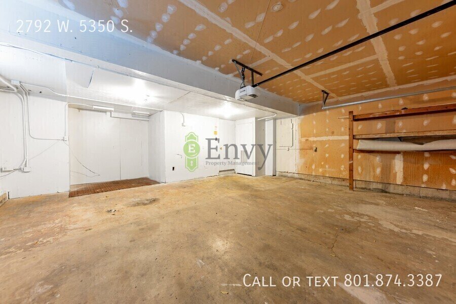 2 Story Pet Friendly Duplex - 3 Bed - 2.5 Bath - Available on June 3rd! property image