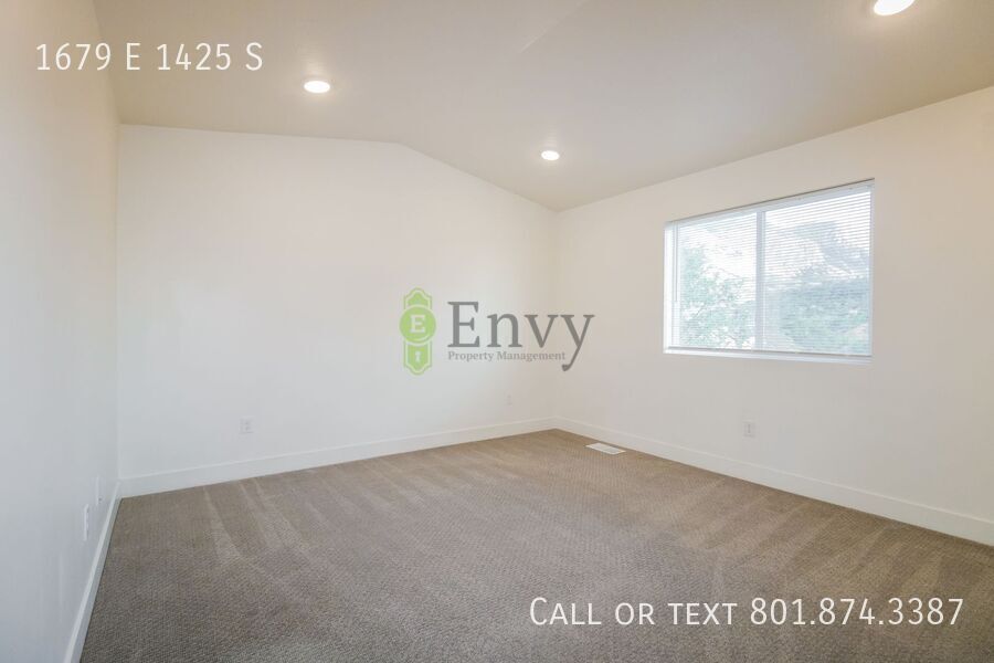 Spacious 3 Bed, 2.5 Bath Pet-Friendly Home with Central Air & Carport Parking! - Available NOW! property image